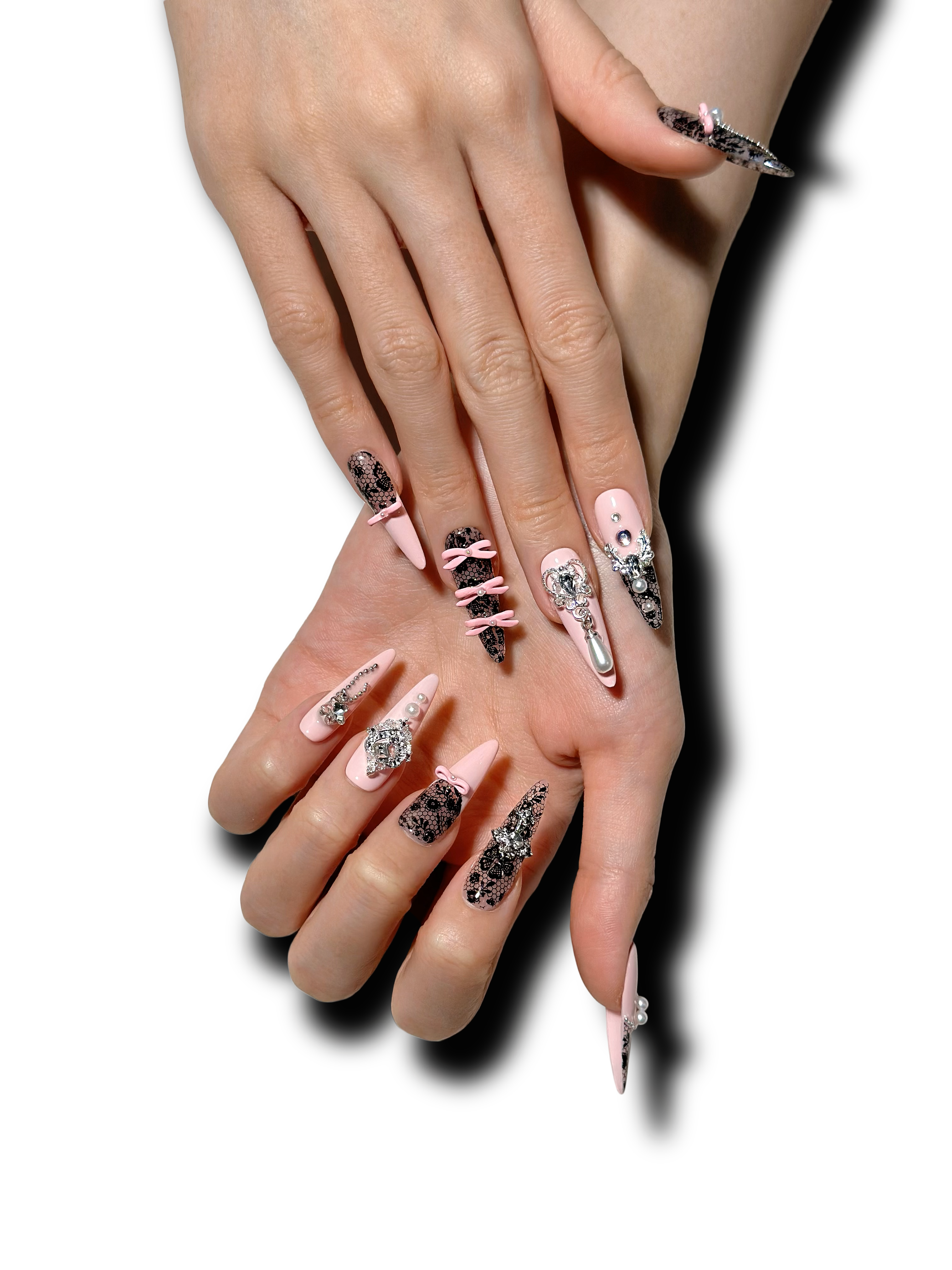 LACE & PEARL CHARM Long 3D press-on nails